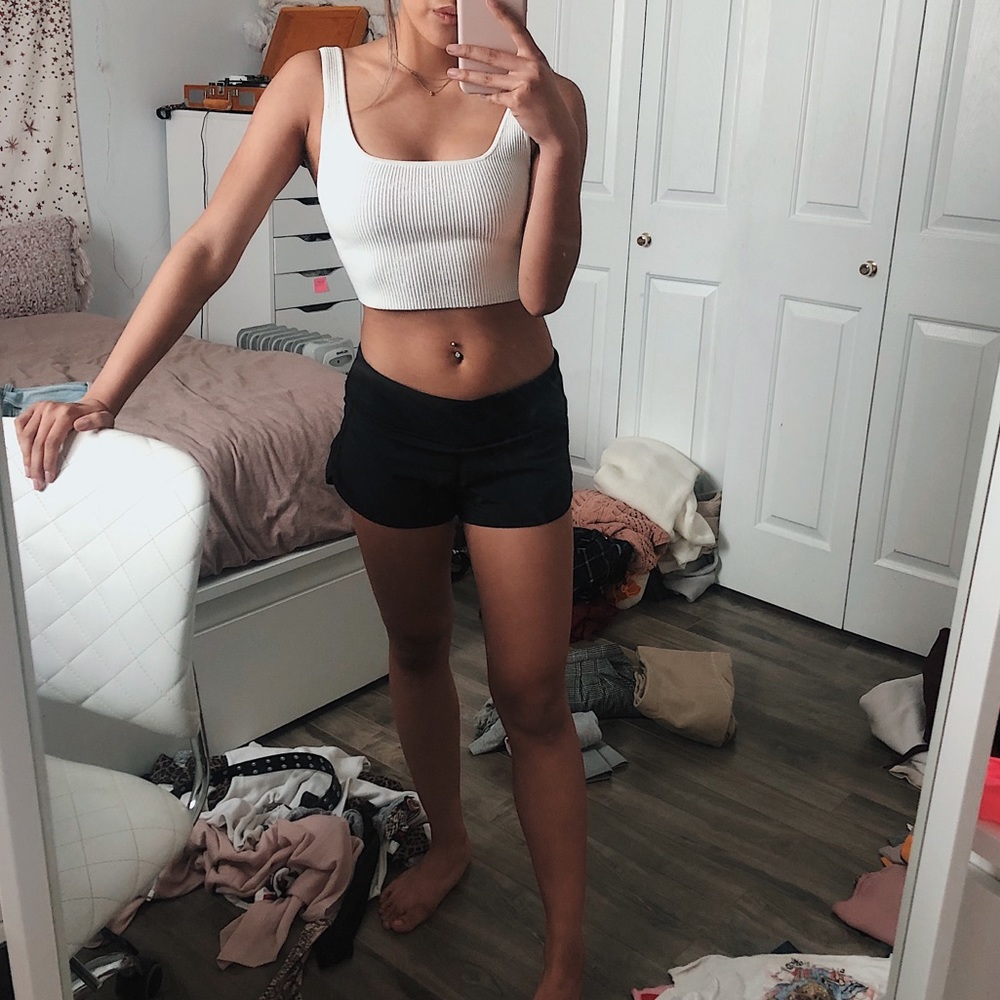 lulu lemon black shorts